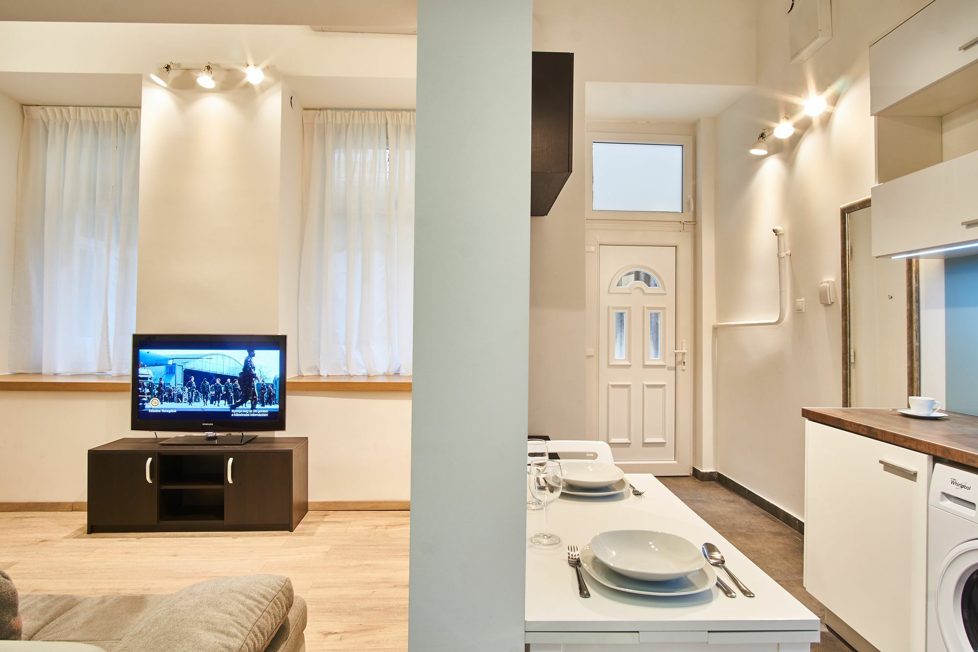 V27 Apartment | Hostaid 布达佩斯 外观 照片